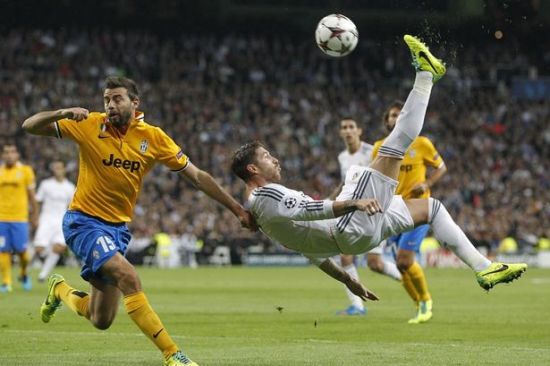 包含里昂战平切尔西，拉莫斯乌龙送礼英超的词条