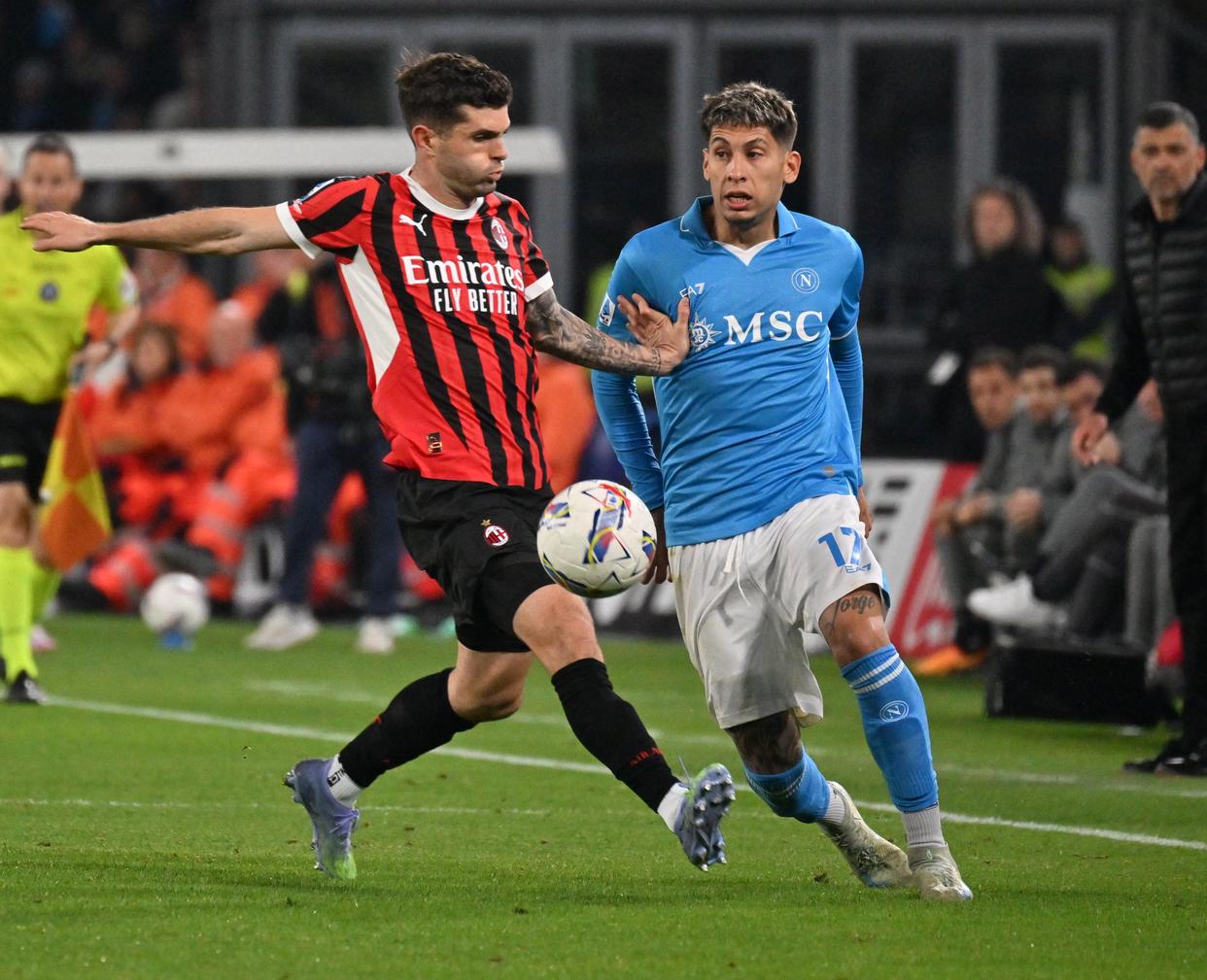 包含那不勒斯险胜尤文，拉莫斯梅开二度足总杯的词条